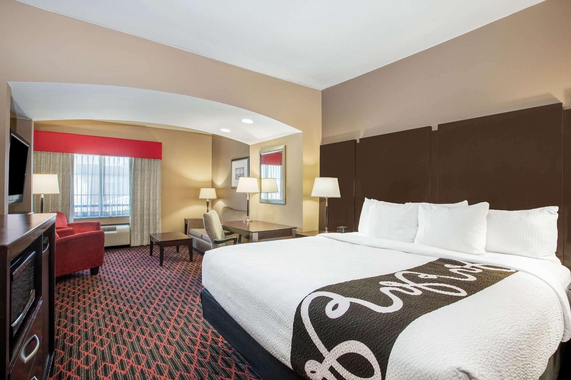 La Quinta By Wyndham Conway Hotel Exterior photo