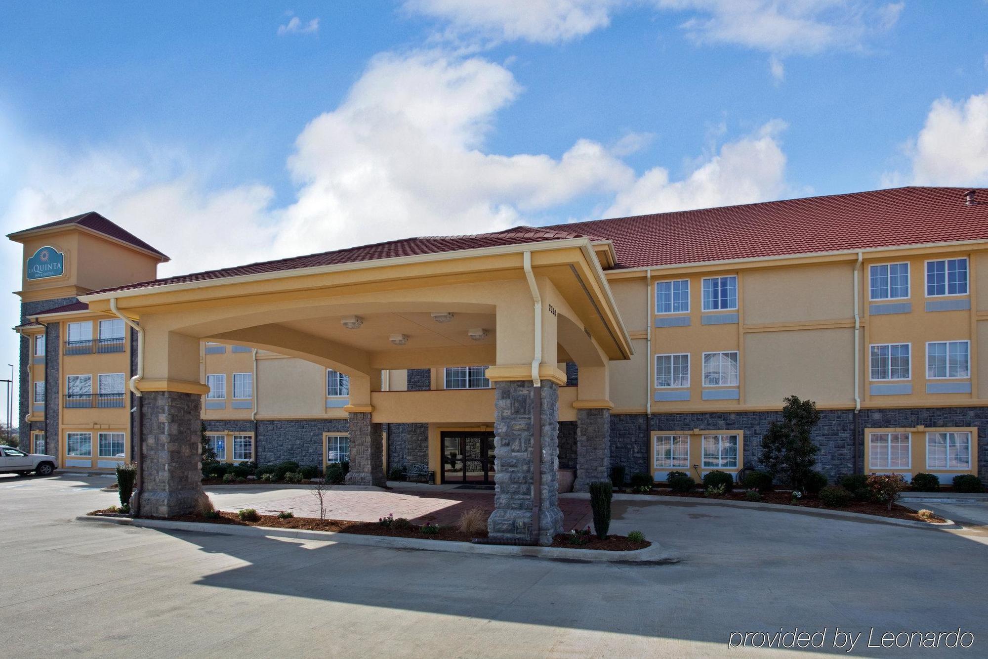 La Quinta By Wyndham Conway Hotel Exterior photo